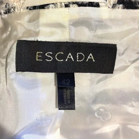 Escada Tweed Black & White Wool Blend Textured Houndstooth Blazer w/ Fringe 42